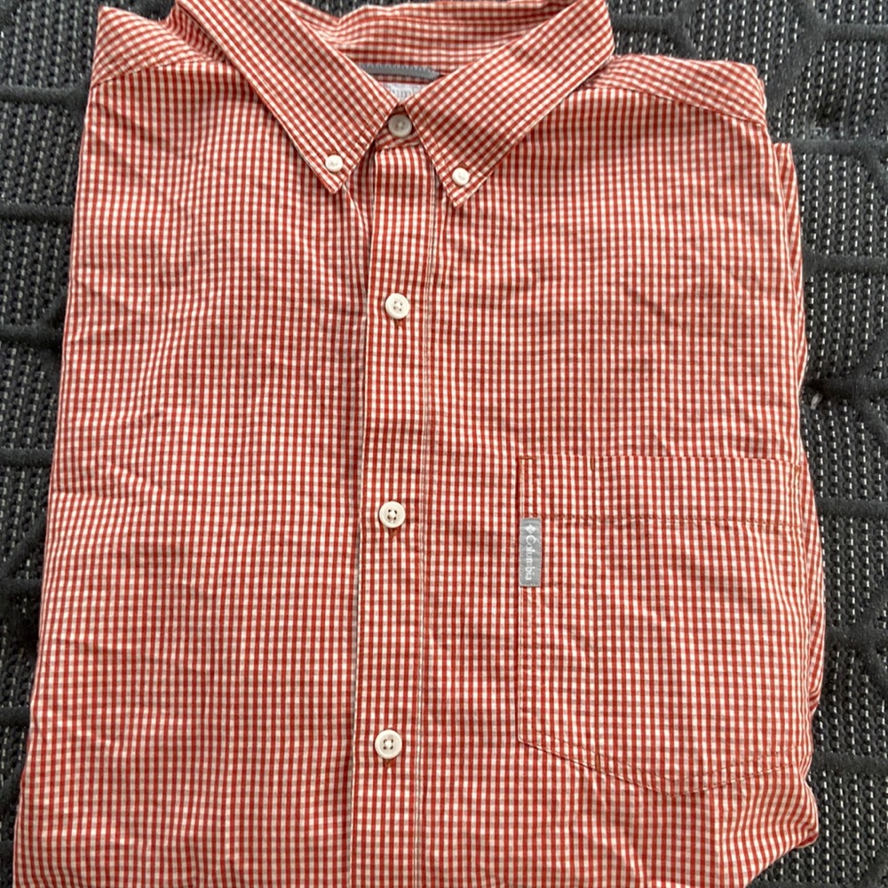 Mens Columbia button down, long sleeve shirt. Size 2XT. Like new.
